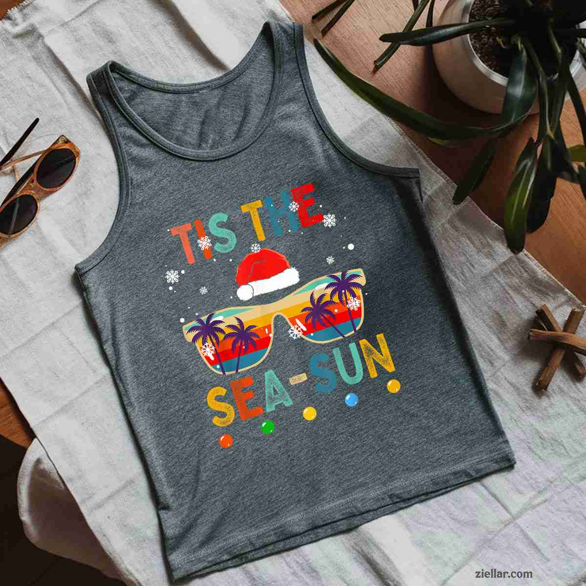Tis The Sea-Sun Summer Christmas in July Men Women Tank Top Shirt Funny Christmas in July Tee and Tank Top Shirt for Men Women Adults