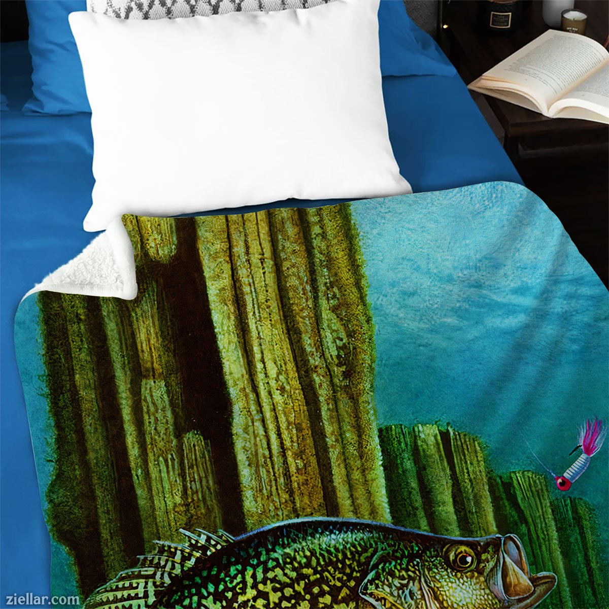 Fishing Quilt Blanket, Fleece Blanket Crappie Underwater Scene Gift for Fisherman Dad