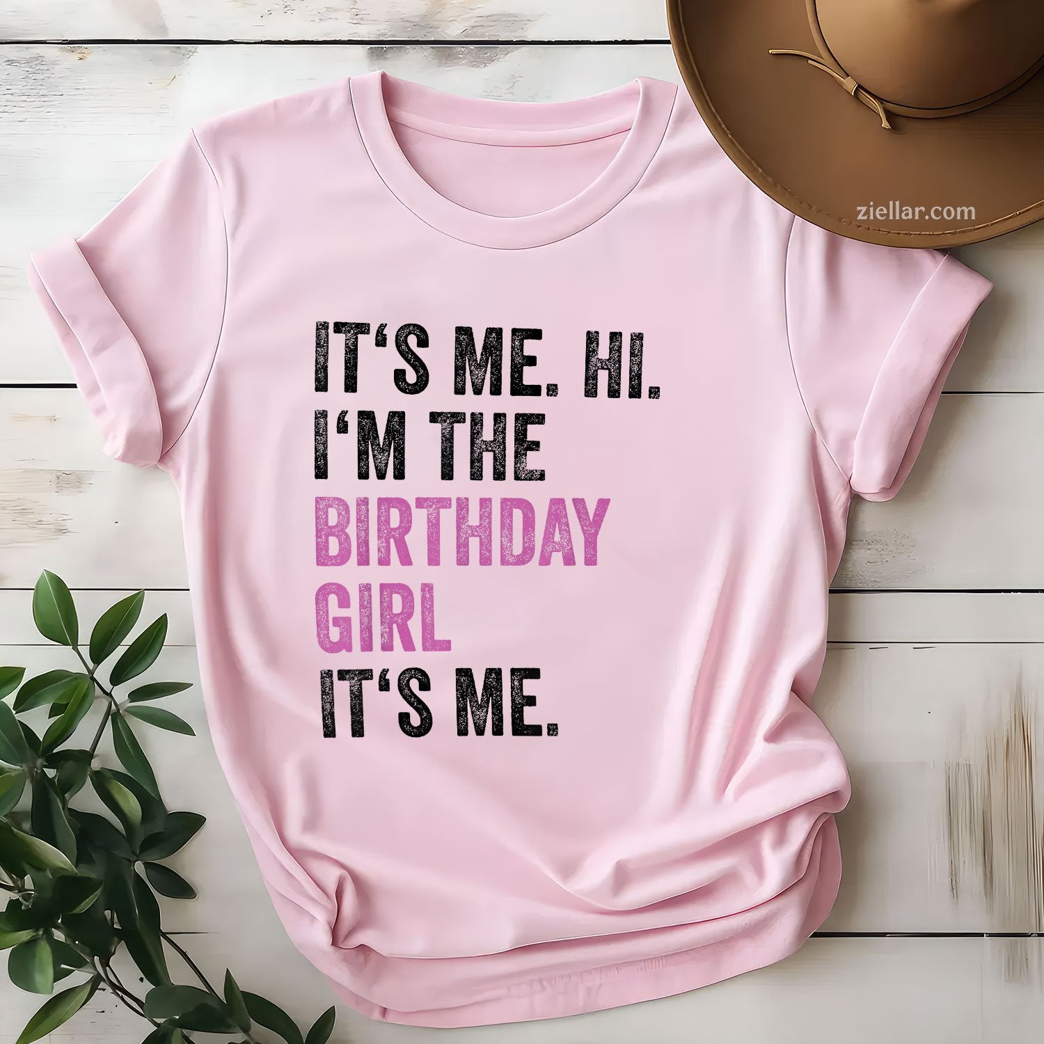 August Girl Tee and T-Shirt, It’s Me I’m the Birthday Girl Funny Party T-Shirt for Women Adults