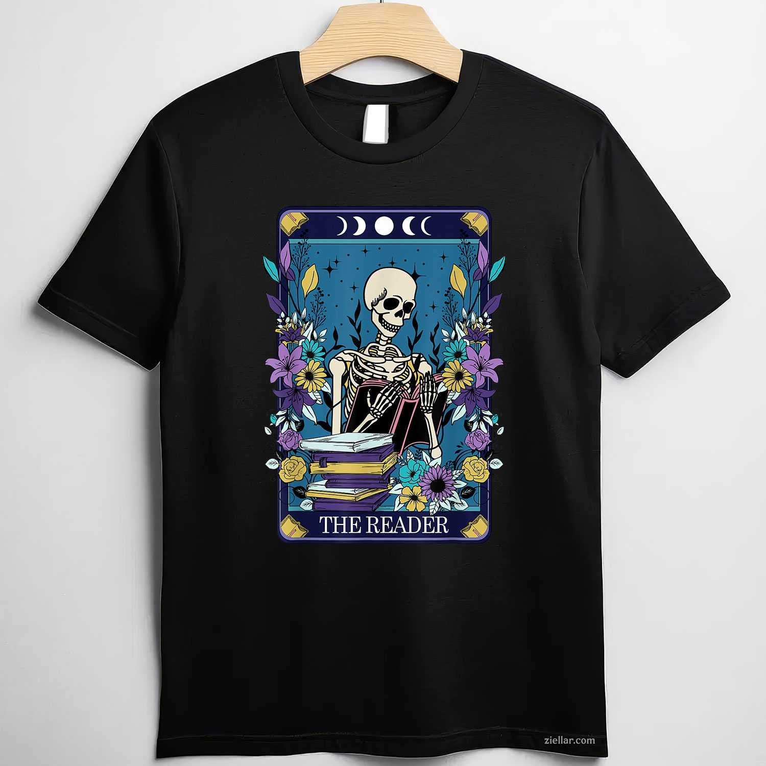 Book Lover Tarot Card The Reader Mystic Funny Skeleton T-Shirt