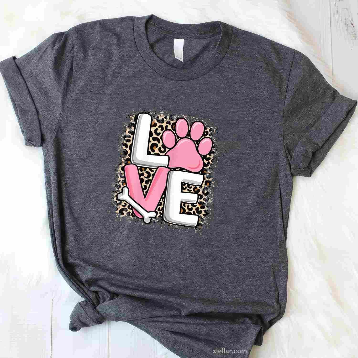 Cute Love Dog Paw Dog Puppy Lover T-Shirt, Vintage Graphic Tee For Adults Women Pet Owner