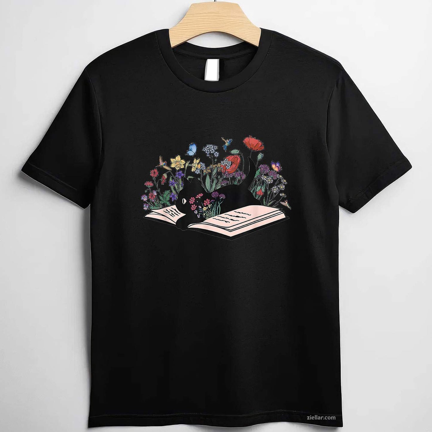 Floral Black Cat Women T-Shirt, Vintage Graphic Tee For Cat Lovers And Pet Owners