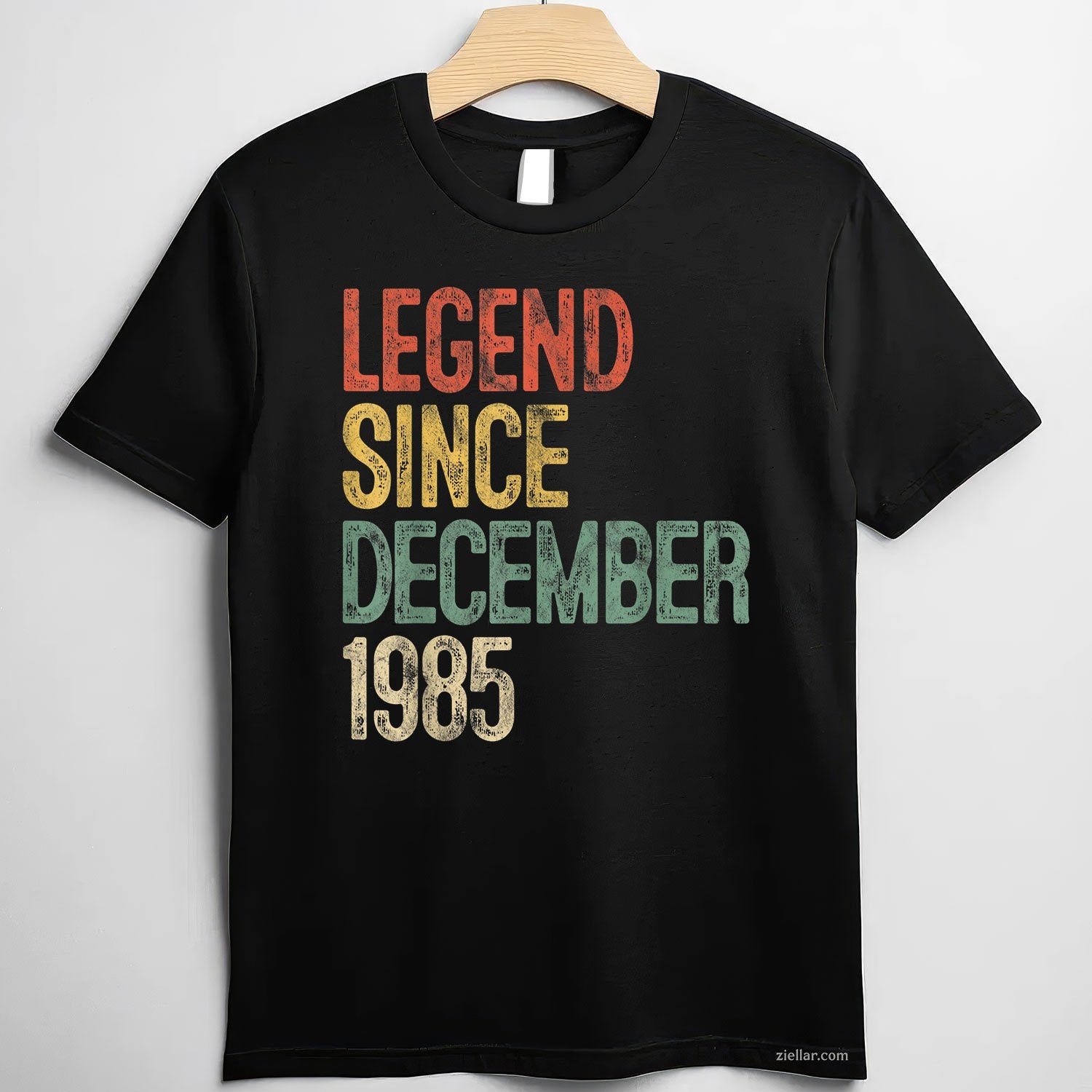 Legend Since December 1985 Tee and T-Shirt, 35th Birthday Gift T-Shirt for 35-Year-Old Men Adults