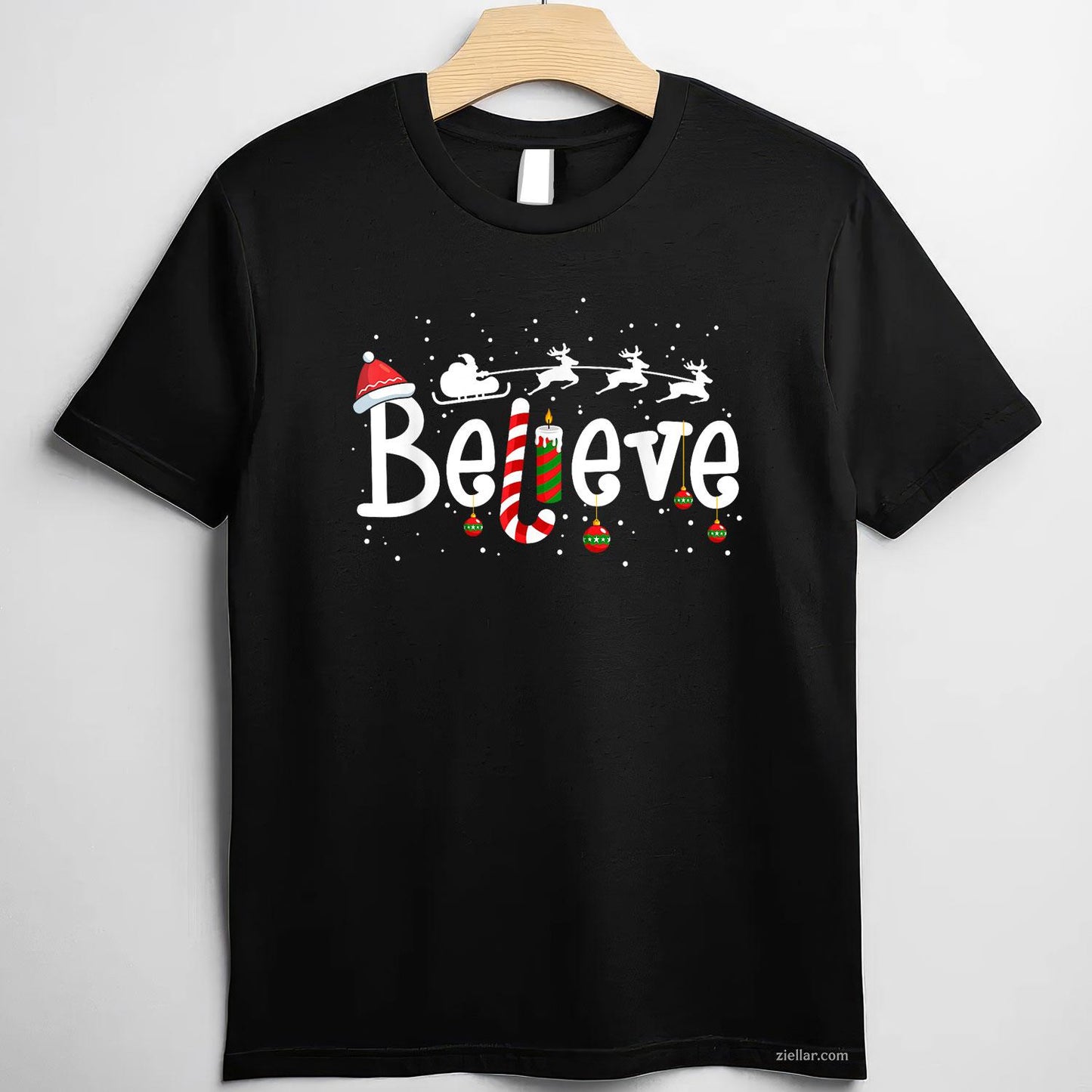 Merry Christmas Lights Red Santa Hat Xmas Family Men Women T-Shirt, A Christmas Light Family Matching Tee