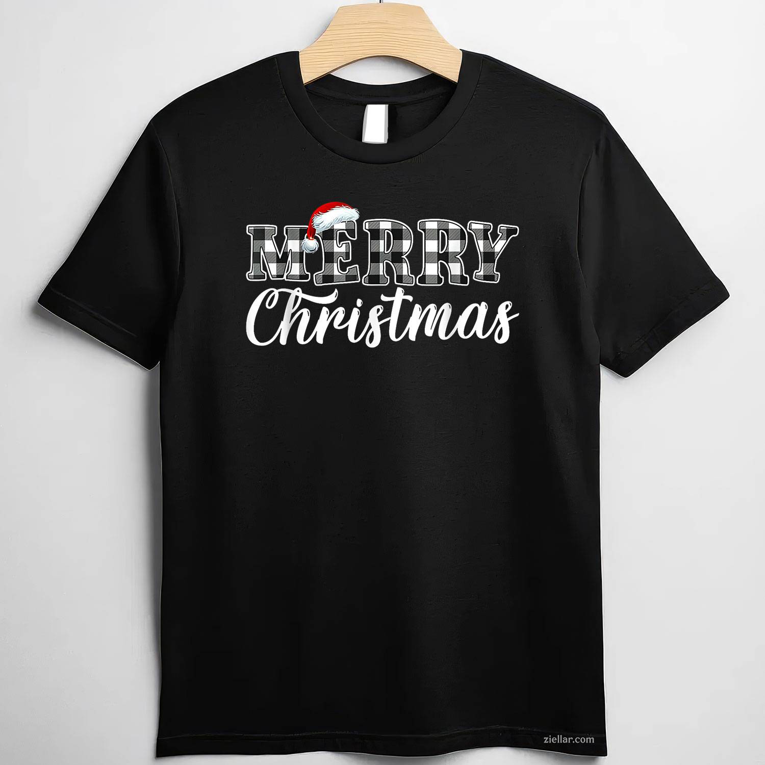 Mommy Gnome Xmas Family Matching Funny Christmas Gnomes T-Shirt, A Funny Mommy Gnome Christmas Tee For Family