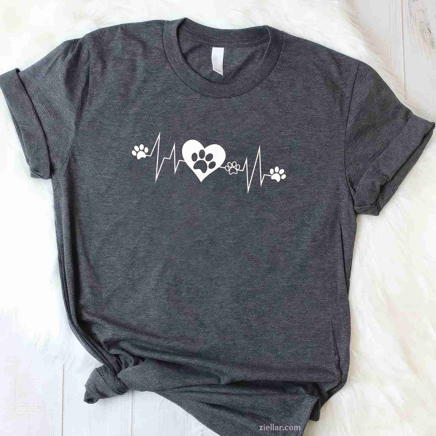 Paw Print Heartbeat Veterinarian T-Shirt, Vet Tech Funny Pulse Gift Vintage Graphic Tee For Adults