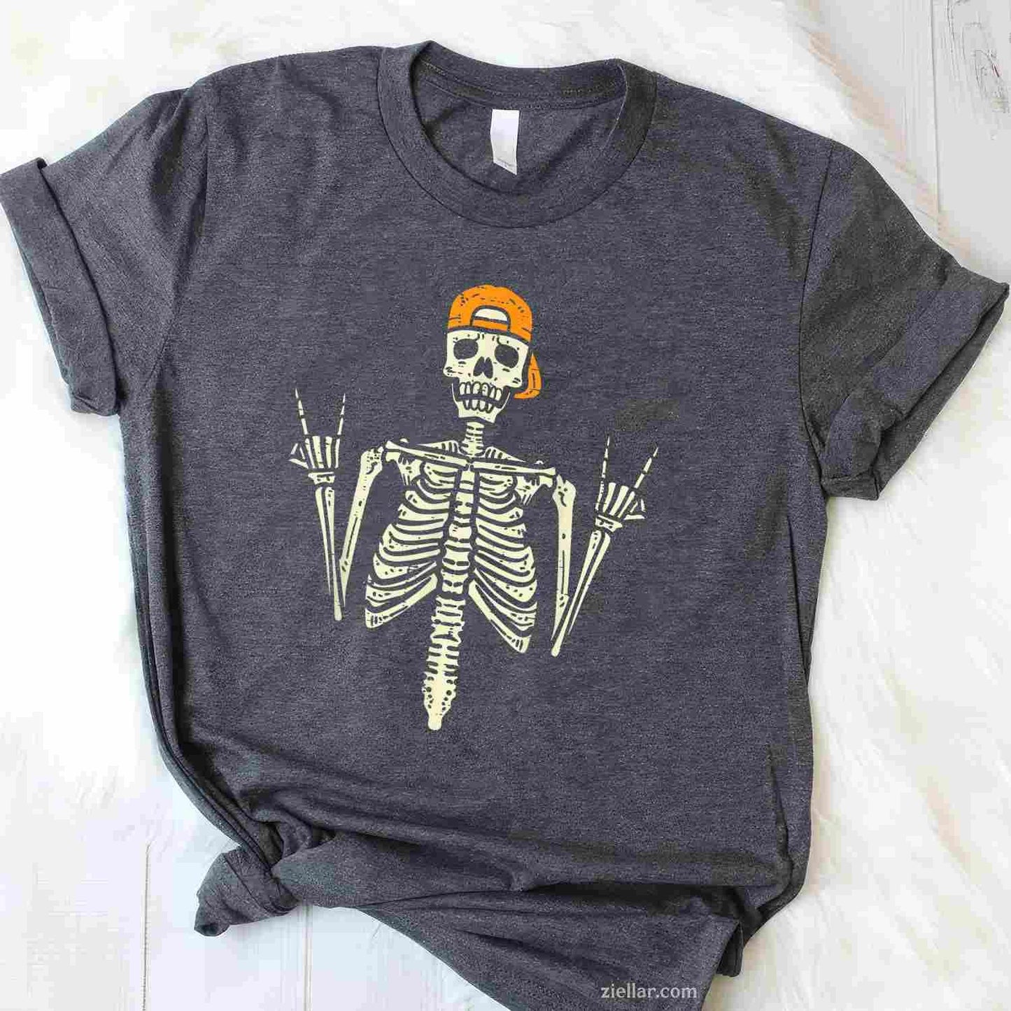 Rocker Skeleton Cap Skater Cool Halloween Punk Rock Men Tee, Halloween T-Shirt for Men Women Adults Unisex, Vintage Retro Graphic, Funny Novelty Gift