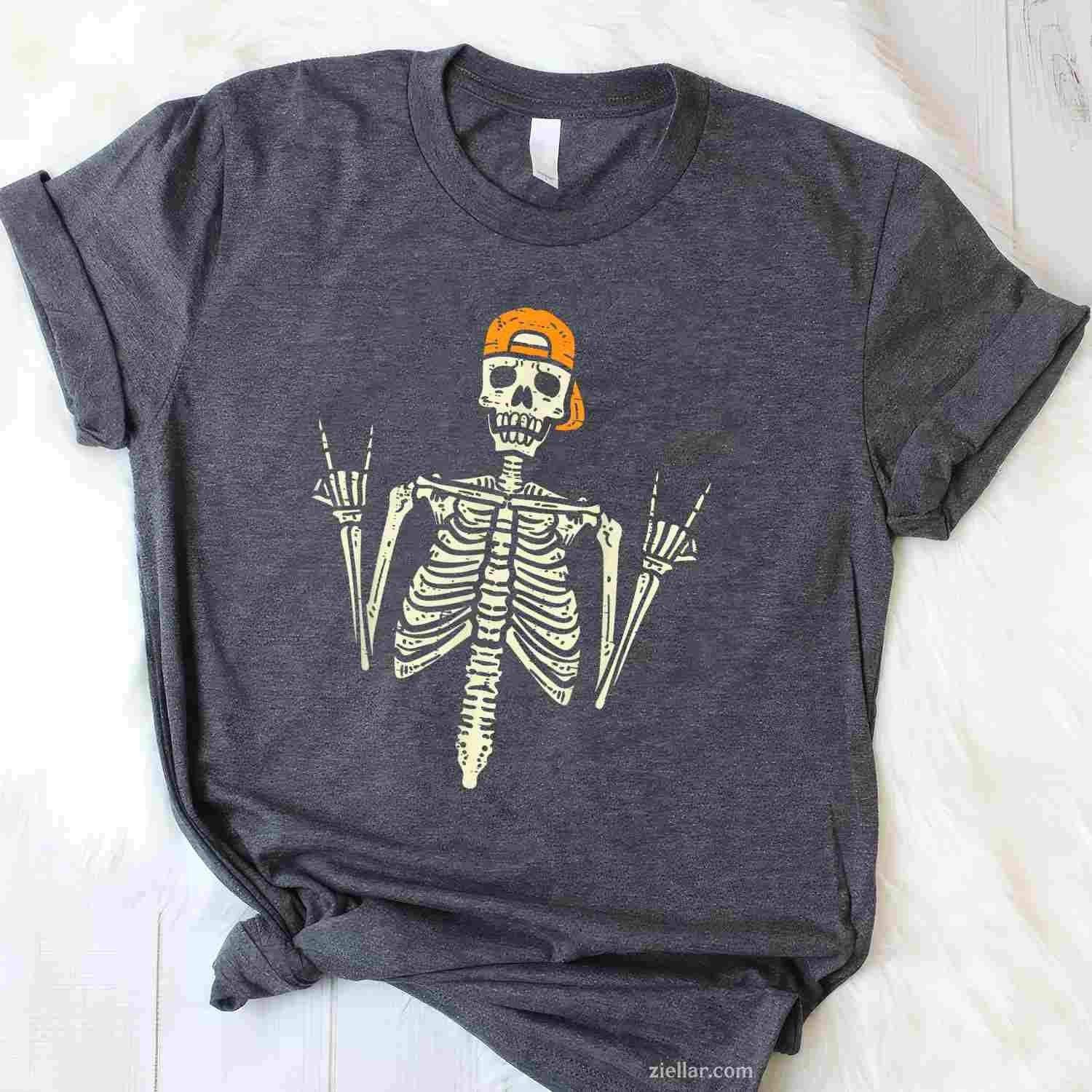 Rocker Skeleton Cap Skater Cool Halloween Punk Rock Men Tee, Halloween T-Shirt for Men Women Adults Unisex, Vintage Retro Graphic, Funny Novelty Gift