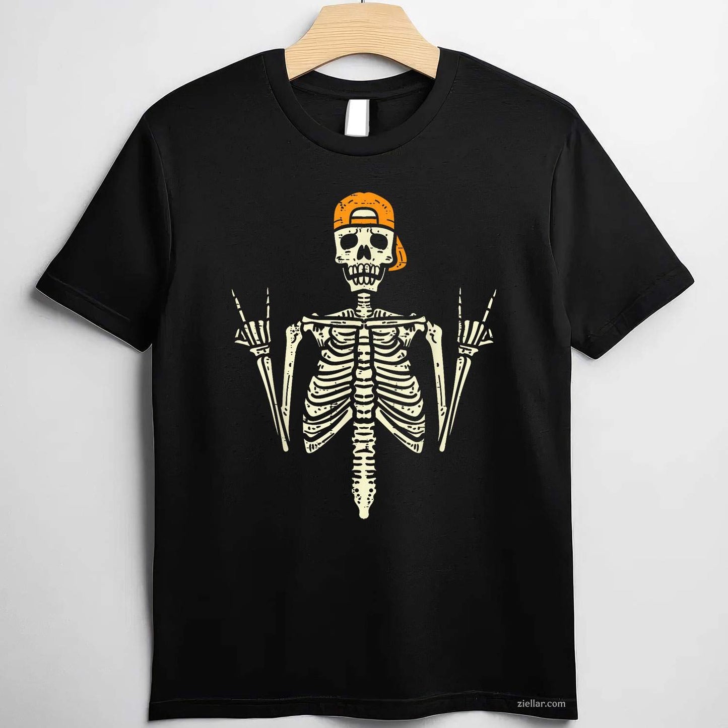 Rocker Skeleton Cap Skater Cool Halloween Punk Rock Men Tee, Halloween T-Shirt for Men Women Adults Unisex, Vintage Retro Graphic, Funny Novelty Gift