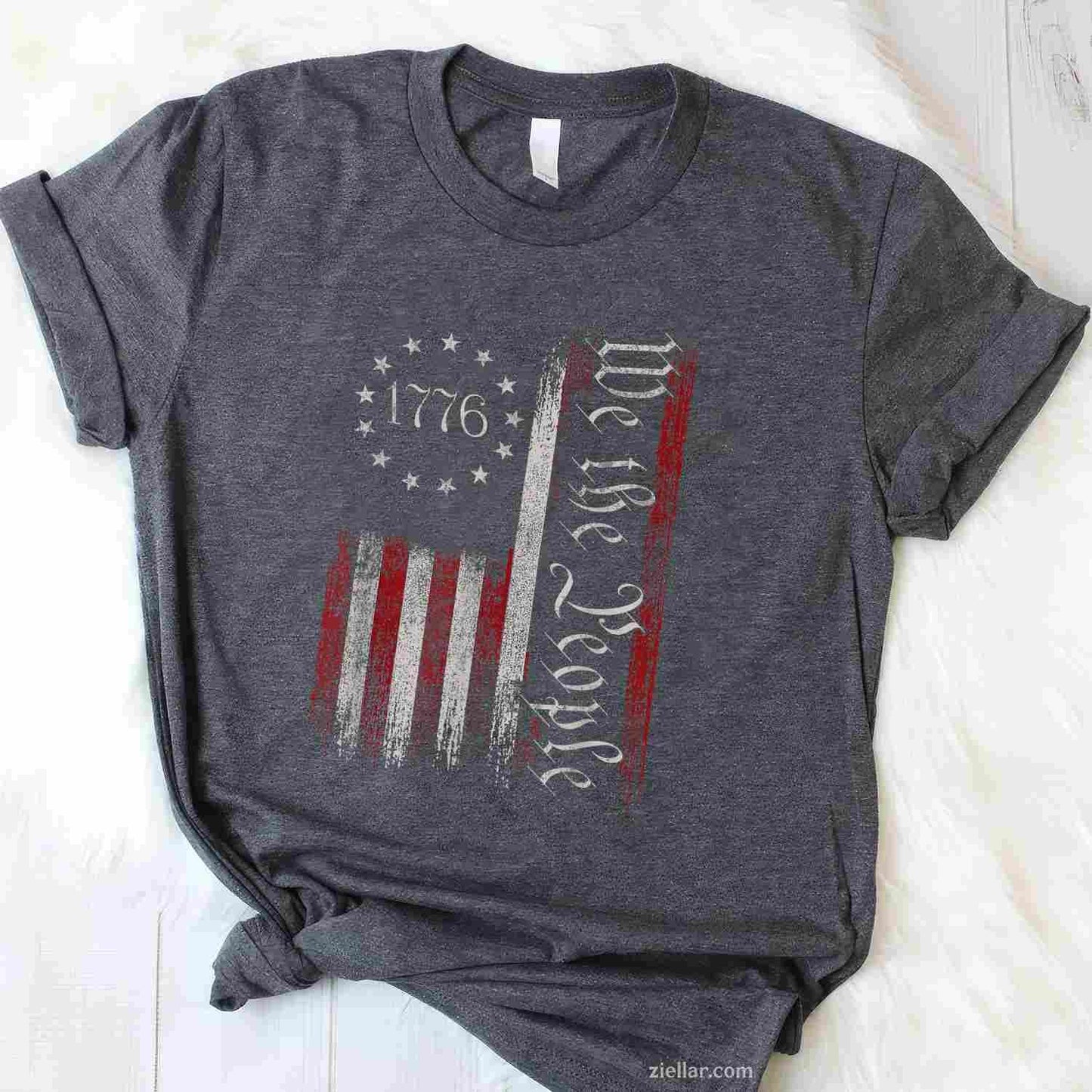 Vintage Old American Flag Patriotic 1776 We The People USA Women Men T-Shirt Tee