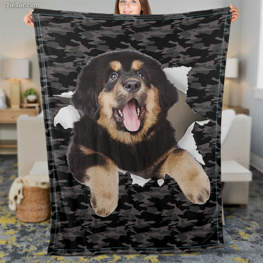 Rottweiler Dog Quilt Blanket, Fleece Blanket Gift for Pet Lovers with Dog Peeking Art, Custom Name