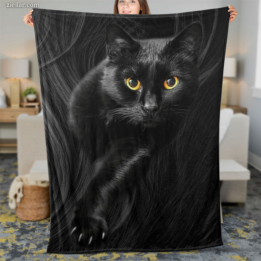Black Cat Close-Up Quilt Blanket, Fleece Blanket Gift with Mysterious Cat Eyes and Fur Texture
