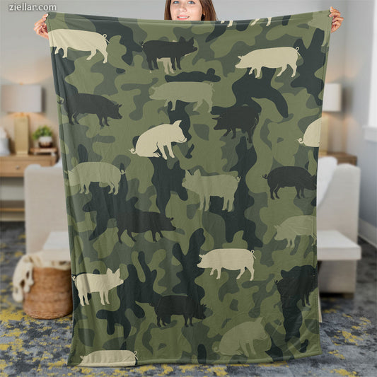 Camo Dogs Quilt Blanket, Fleece Blanket Hunting Dog Camouflage Forest Wildlife Design