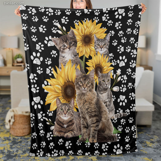 Cat and Sunflower Quilt Blanket, Fleece Blanket Kitten Paw Print Floral Black Background