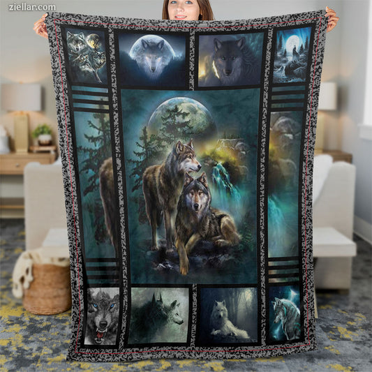 Wolf and Nature Quilt Blanket, Fleece Blanket Moonlight Forest Theme for Animal Lovers