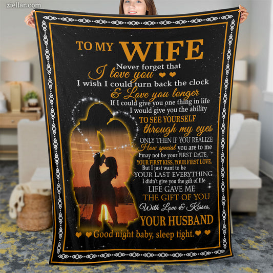 To My Wife Quilt Blanket, Fleece Blanket Silhouette Couple Gift for Loving Wife