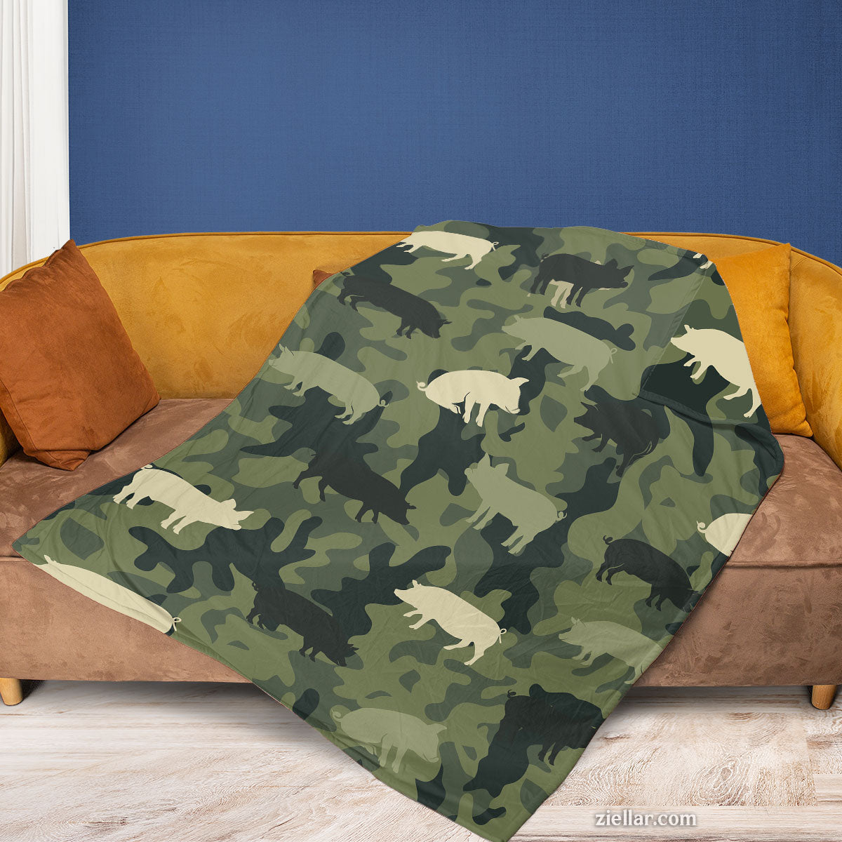 Camo Dogs Quilt Blanket, Fleece Blanket Hunting Dog Camouflage Forest Wildlife Design
