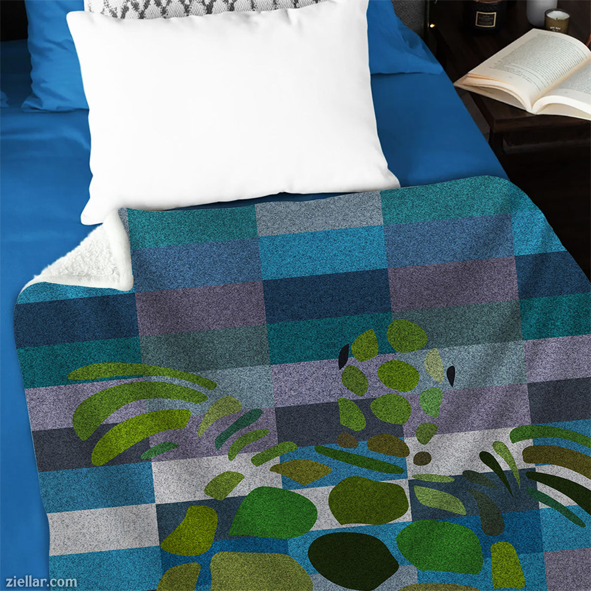 Sea Turtle Quilt Blanket, Fleece Blanket Ocean Animal Green Turtle Art Blue Plaid Design