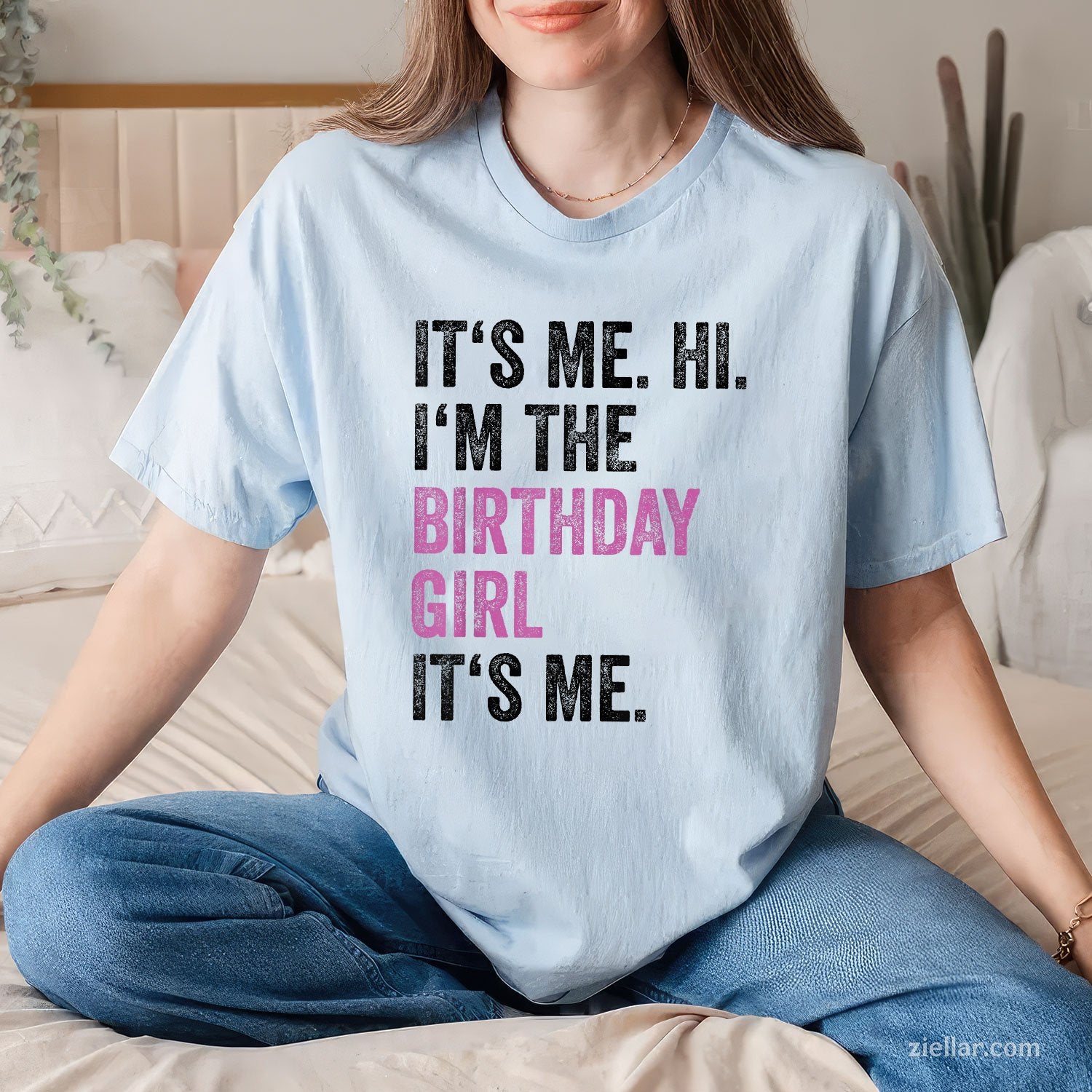 August Girl Tee and T-Shirt, It’s Me I’m the Birthday Girl Funny Party T-Shirt for Women Adults