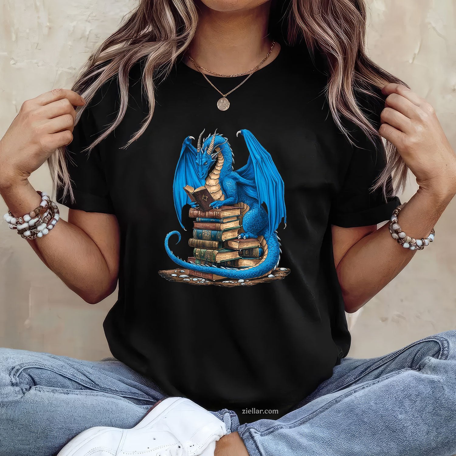 Book Lover Bookworm Reading Books Dragon T-Shirt