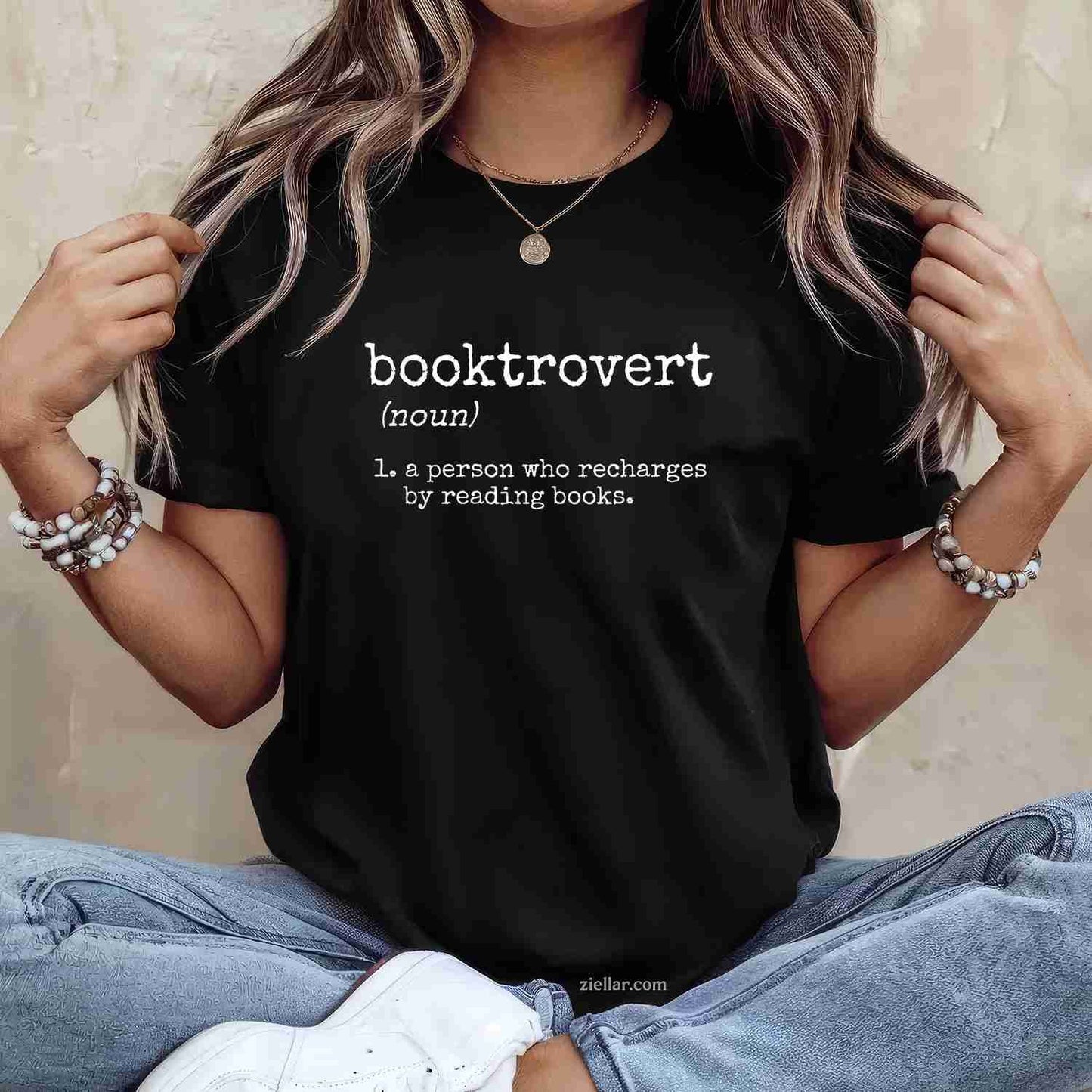 Booktrovert, Funny Book Reader T-Shirt, Retro Graphic Tee For Bookworm And Bibliophile Adults