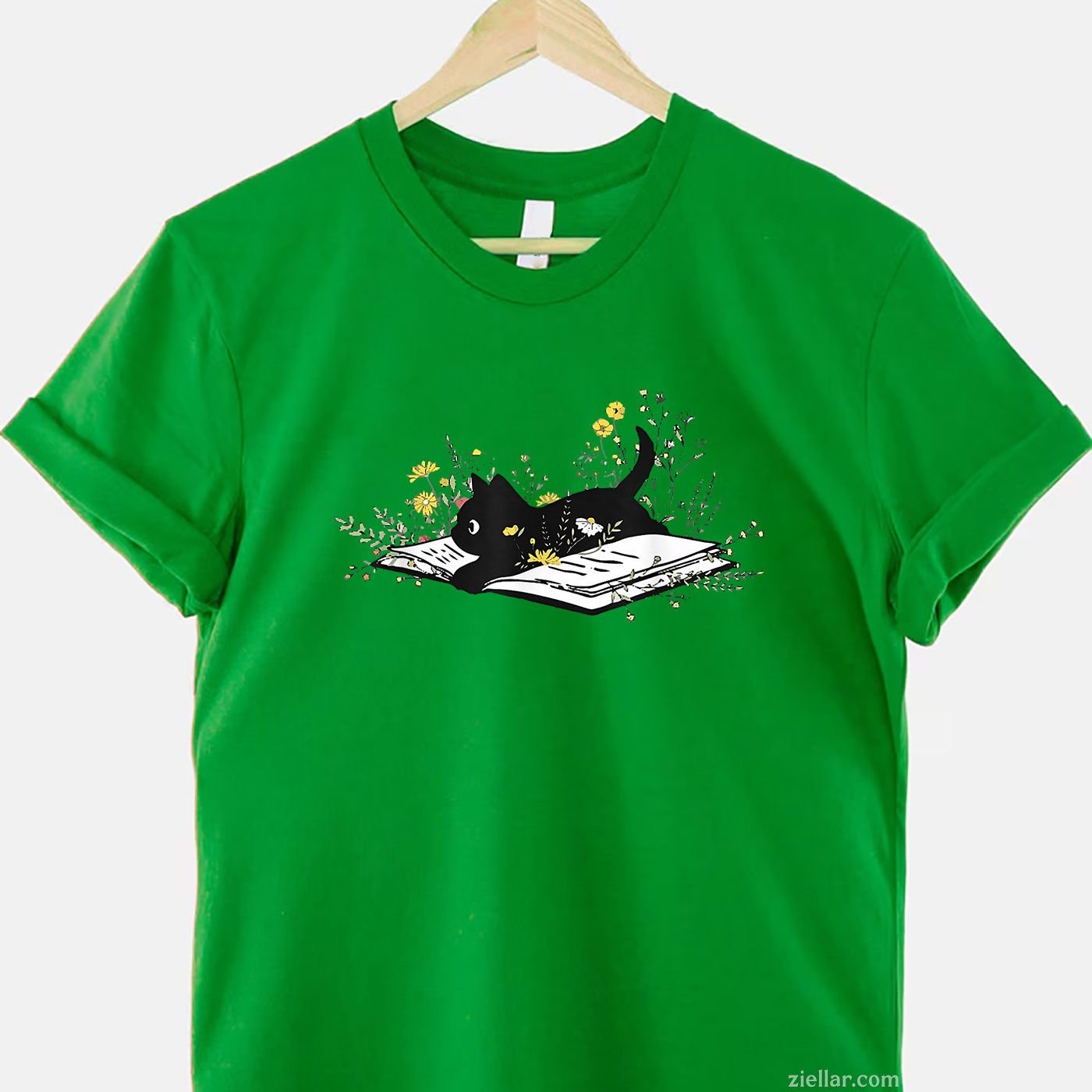Cute Book Black Cat Book Lover T-Shirt, Floral Teacher Life Vintage Graphic Tee For Women Adults