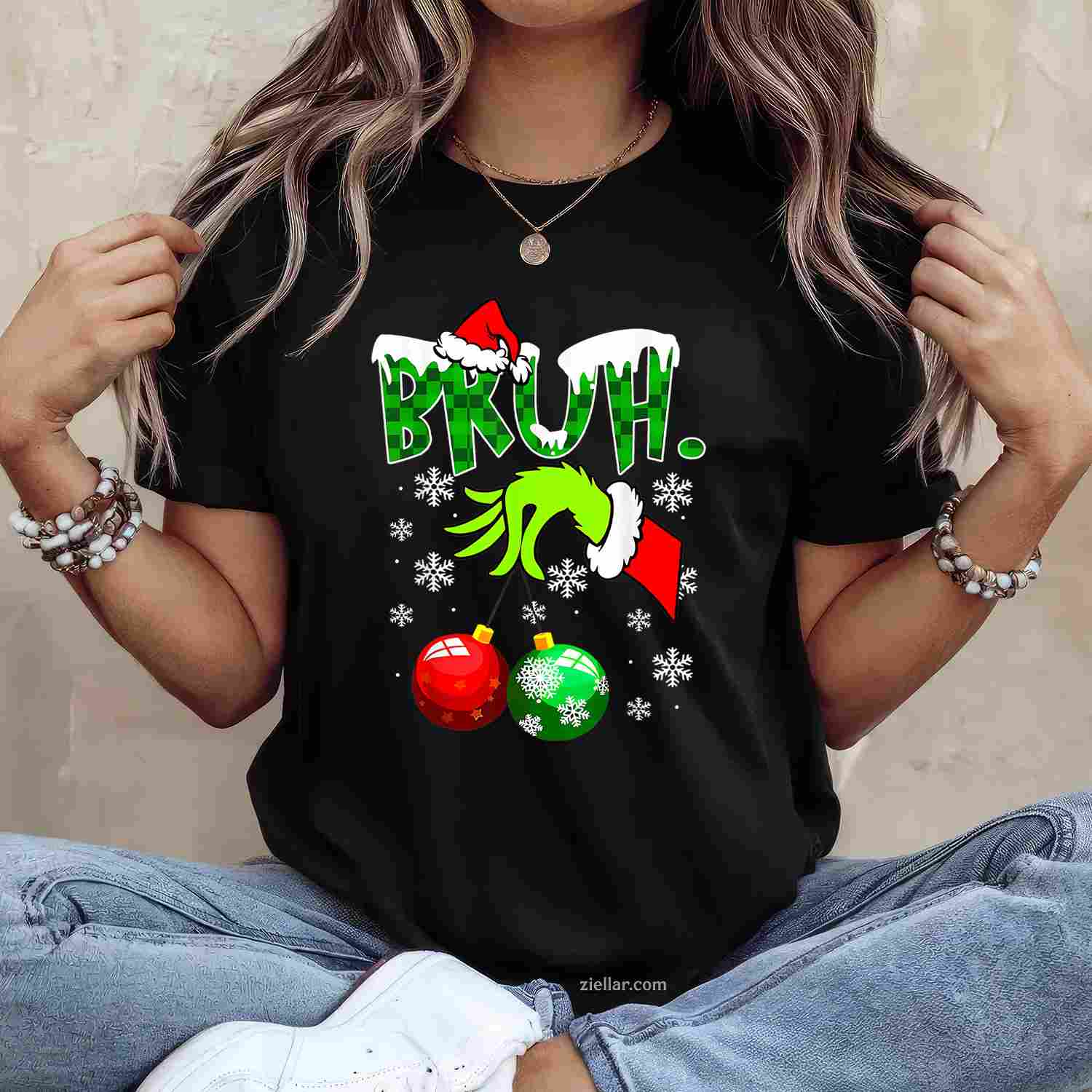 Cute Christmas Cats In Space Ornaments T-Shirt, A Space Cat Xmas Ornaments Holiday Tee