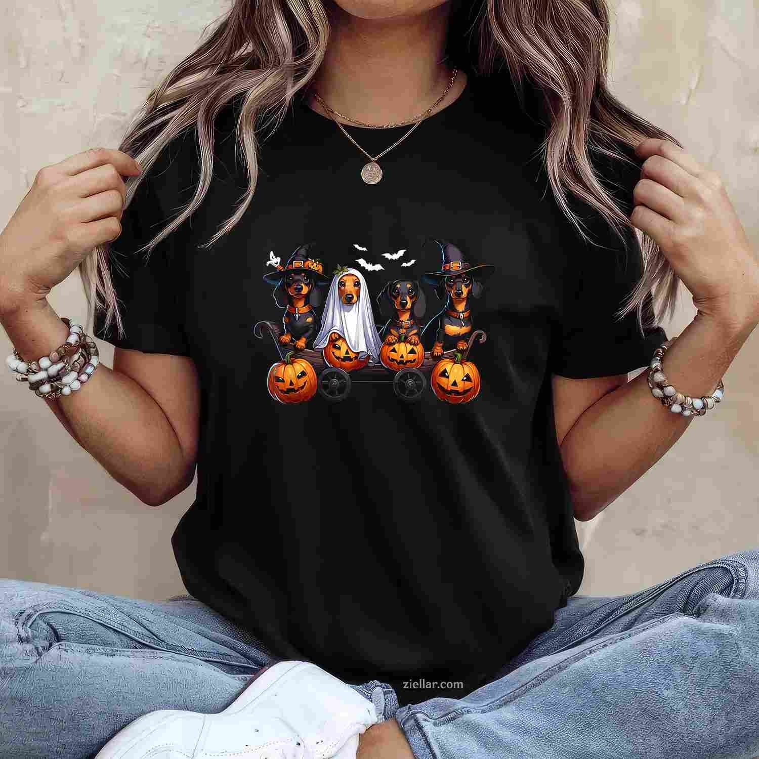Dachshund Happy Halloweiner Funny Halloween Dogs Lover Tee, Halloween T-Shirt for Men Women Adults Unisex, Classic Fit Unisex Design, Everyday Wear Essential