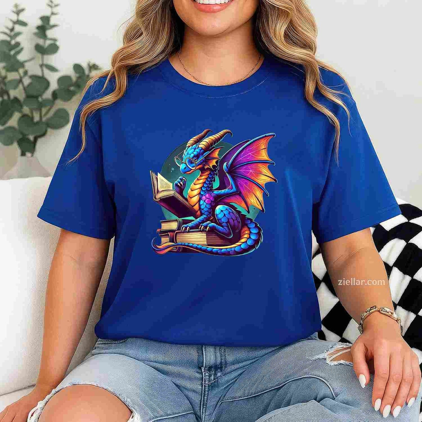 Dragon Reading a Book Bookworm Book Lover T-Shirt