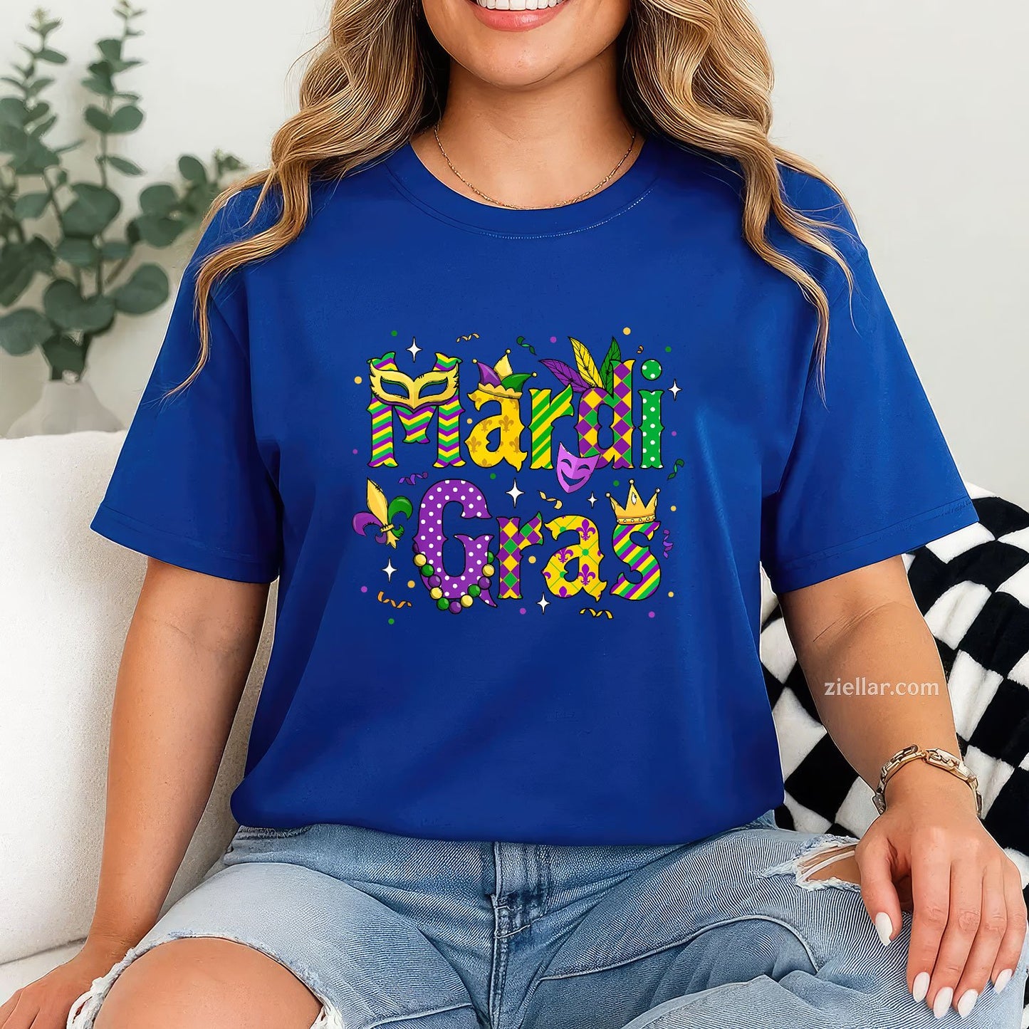 Funny Jester Hat Parade Tee and T-Shirt, Mardi Gras Party T-Shirt Gift for Adults in Carnival Season