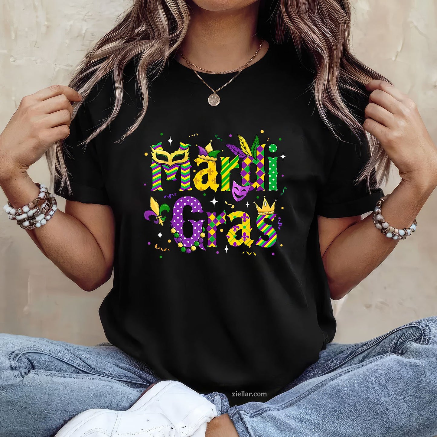 Funny Jester Hat Parade Tee and T-Shirt, Mardi Gras Party T-Shirt Gift for Adults in Carnival Season