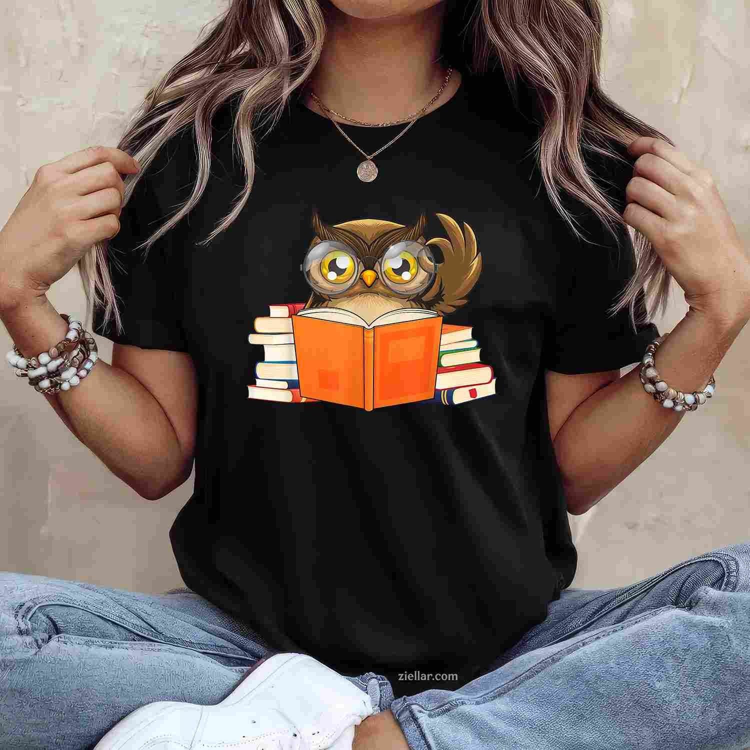 Funny Reading Owl Art Men Women Bookworm Book Lovers T-Shirt, Vintage Graphic Tee For Adults Unisex