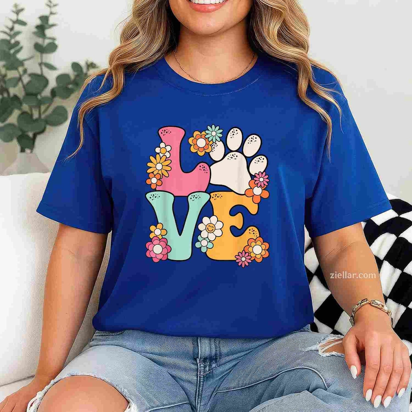 Groovy Paw Love Cat Dog Lover T-Shirt, Vintage Graphic Tee For Pet Owner Women Adults