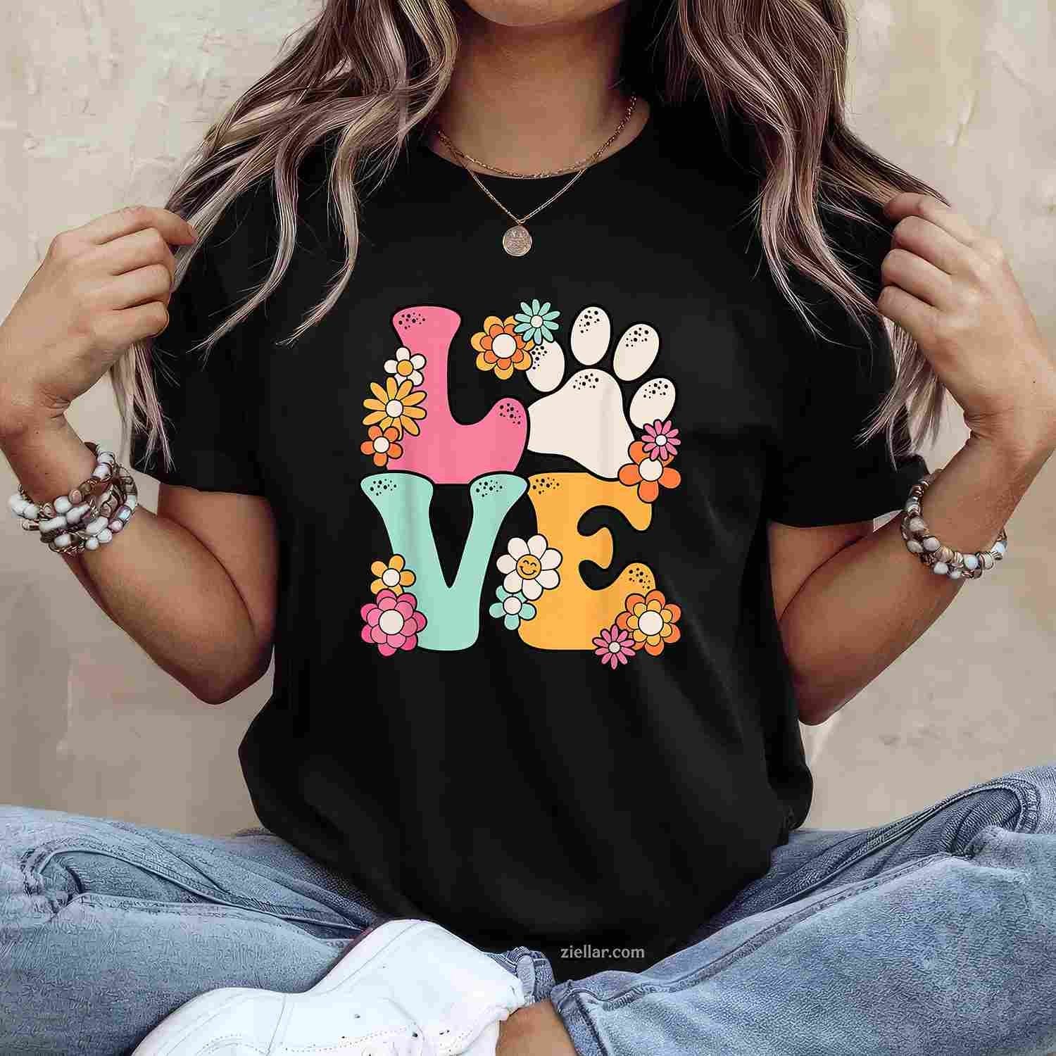 Groovy Paw Love Cat Dog Lover T-Shirt, Vintage Graphic Tee For Pet Owner Women Adults