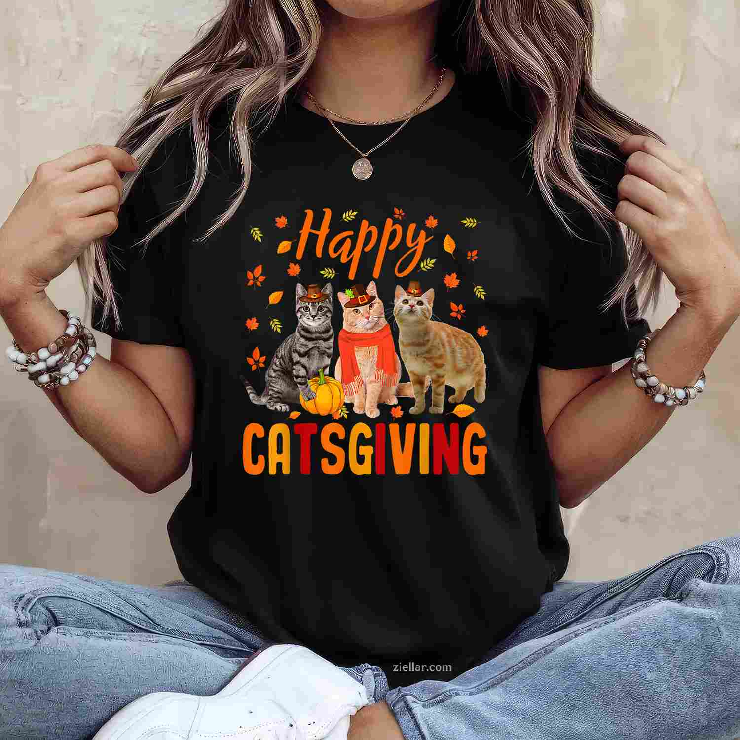 Happy Catsgiving Cute Thanksgiving Cat Wears Pilgrim Hat T-Shirt and Tee for Adults Men Women Unisex