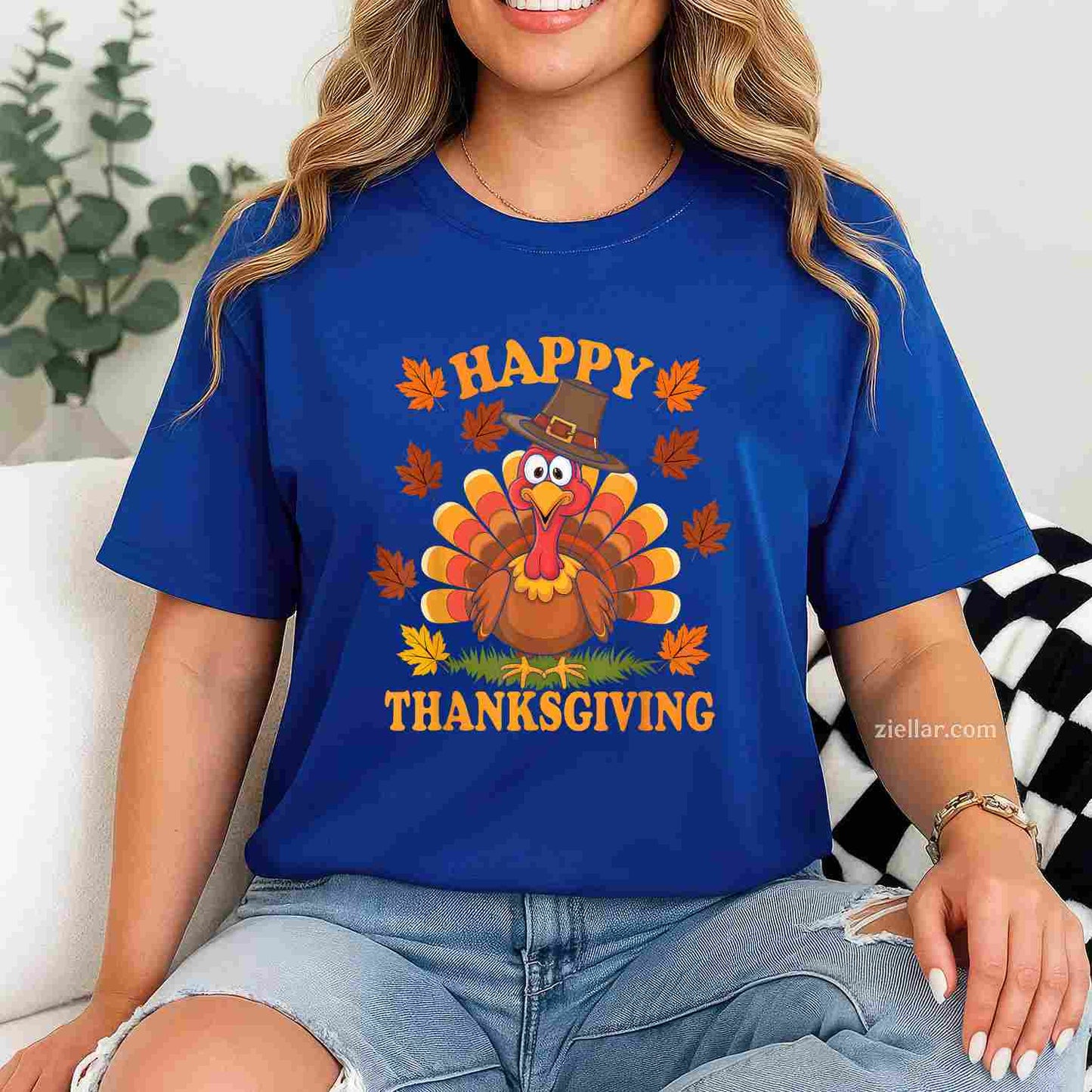 Happy Thanksgiving Funny Turkey Family Dinner Thanksgiving T-Shirt and Tee for Adults Men Women Unisex