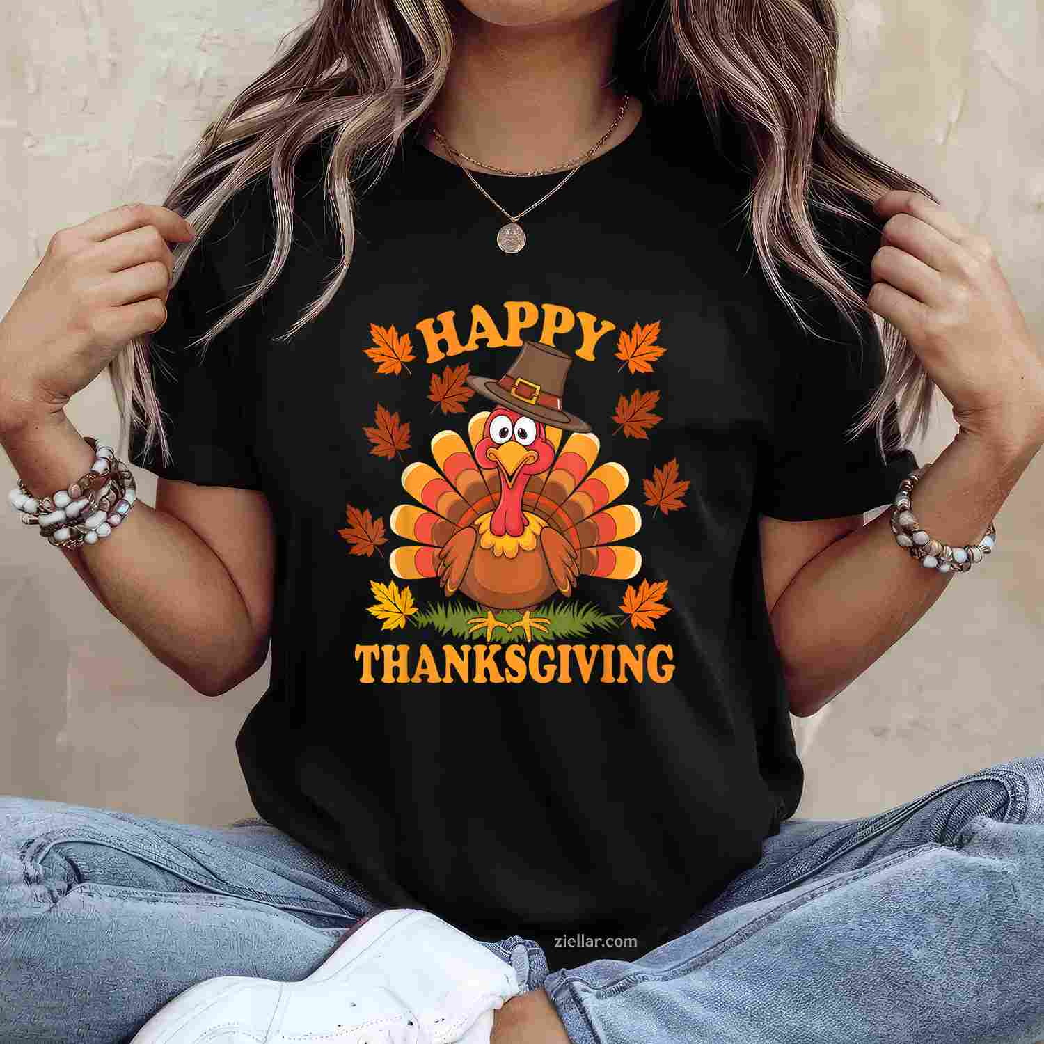 Happy Thanksgiving Funny Turkey Family Dinner Thanksgiving T-Shirt and Tee for Adults Men Women Unisex