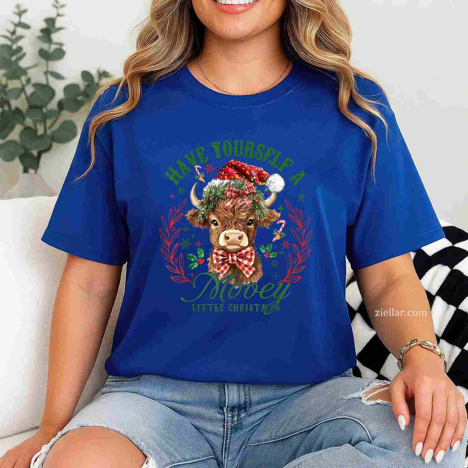 Have Yourself A Mooey Little Christmas Highland Cow Santa T-Shirt, A Funny Highland Cow Christmas Santa Tee