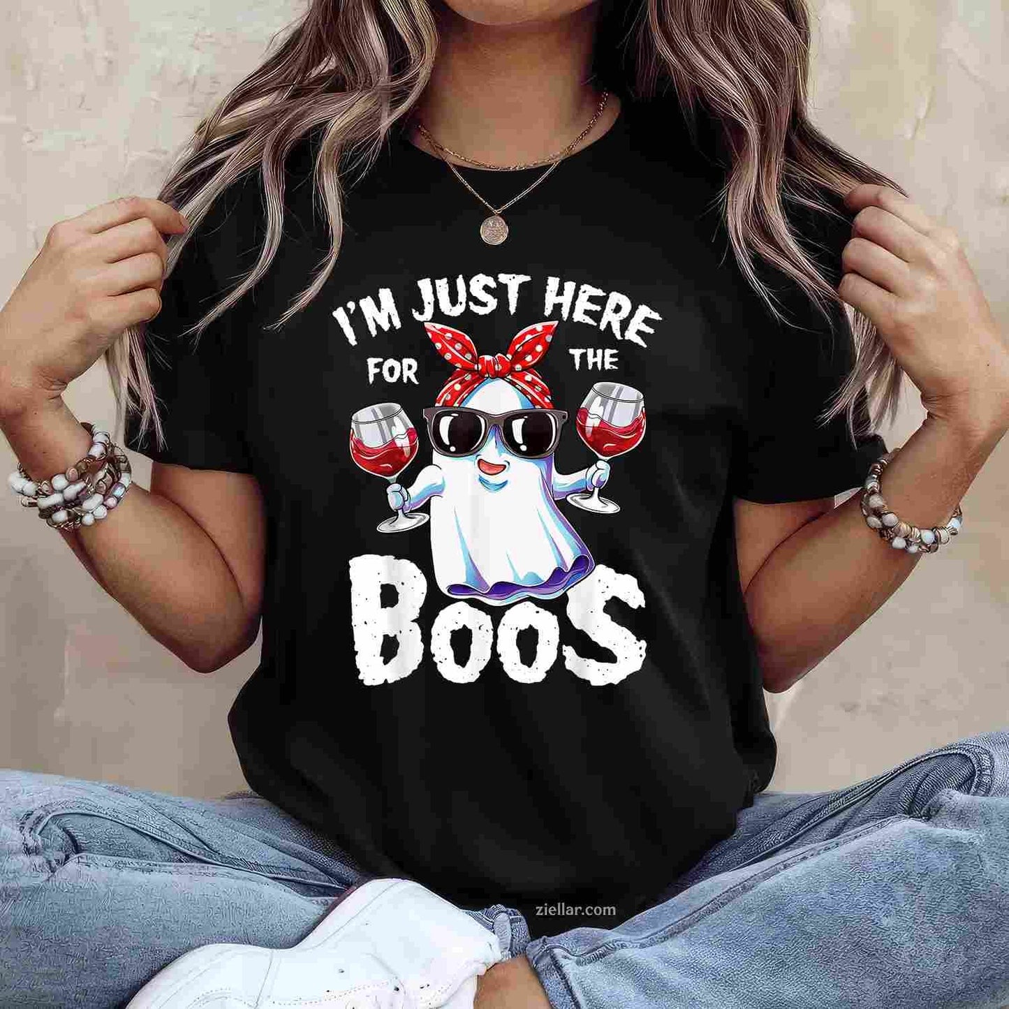 I'm Just Here For The Boos Halloween Women Ghost Cute Funny Tee, Halloween T-Shirt for Men Women Adults Unisex, Classic Fit Unisex Design, Everyday Wear Essential