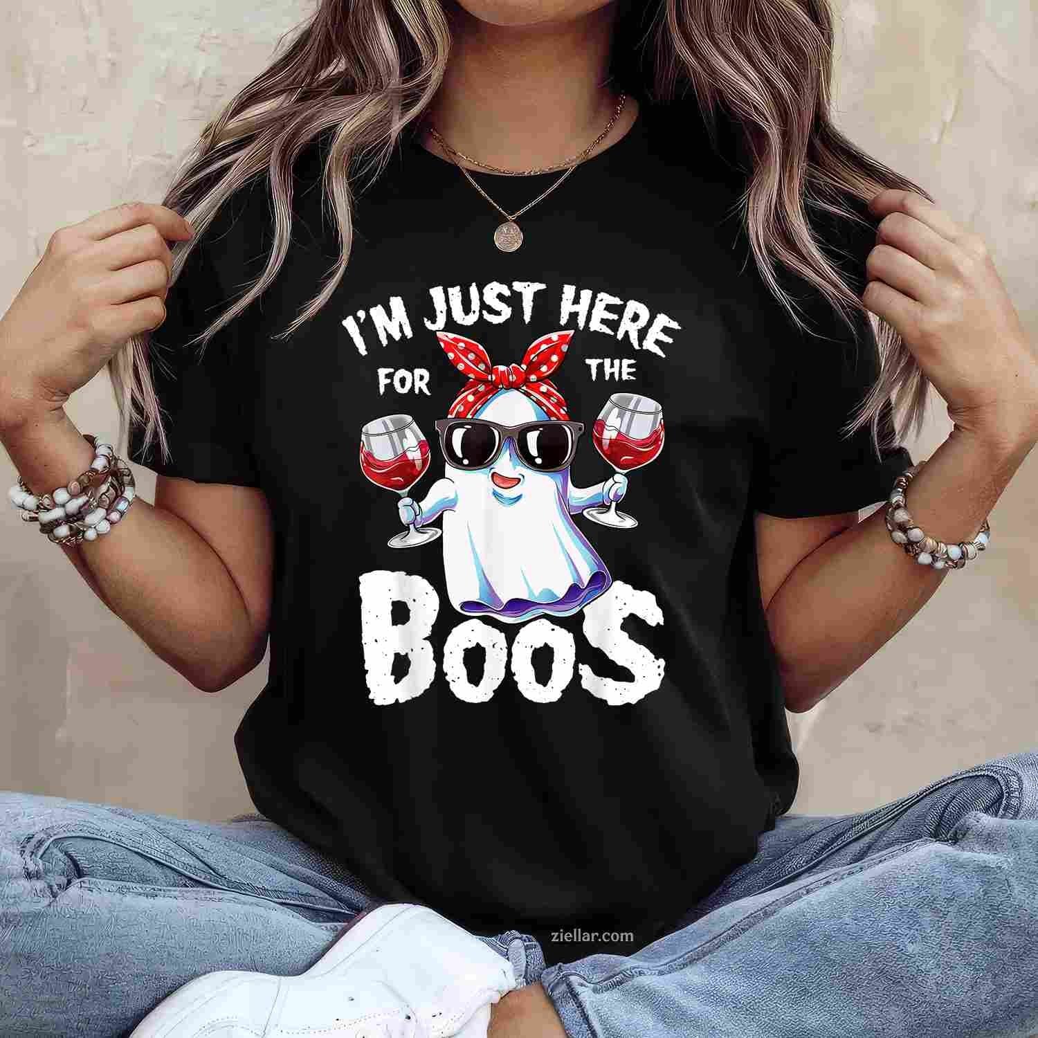 I'm Just Here For The Boos Halloween Women Ghost Cute Funny Tee, Halloween T-Shirt for Men Women Adults Unisex, Classic Fit Unisex Design, Everyday Wear Essential