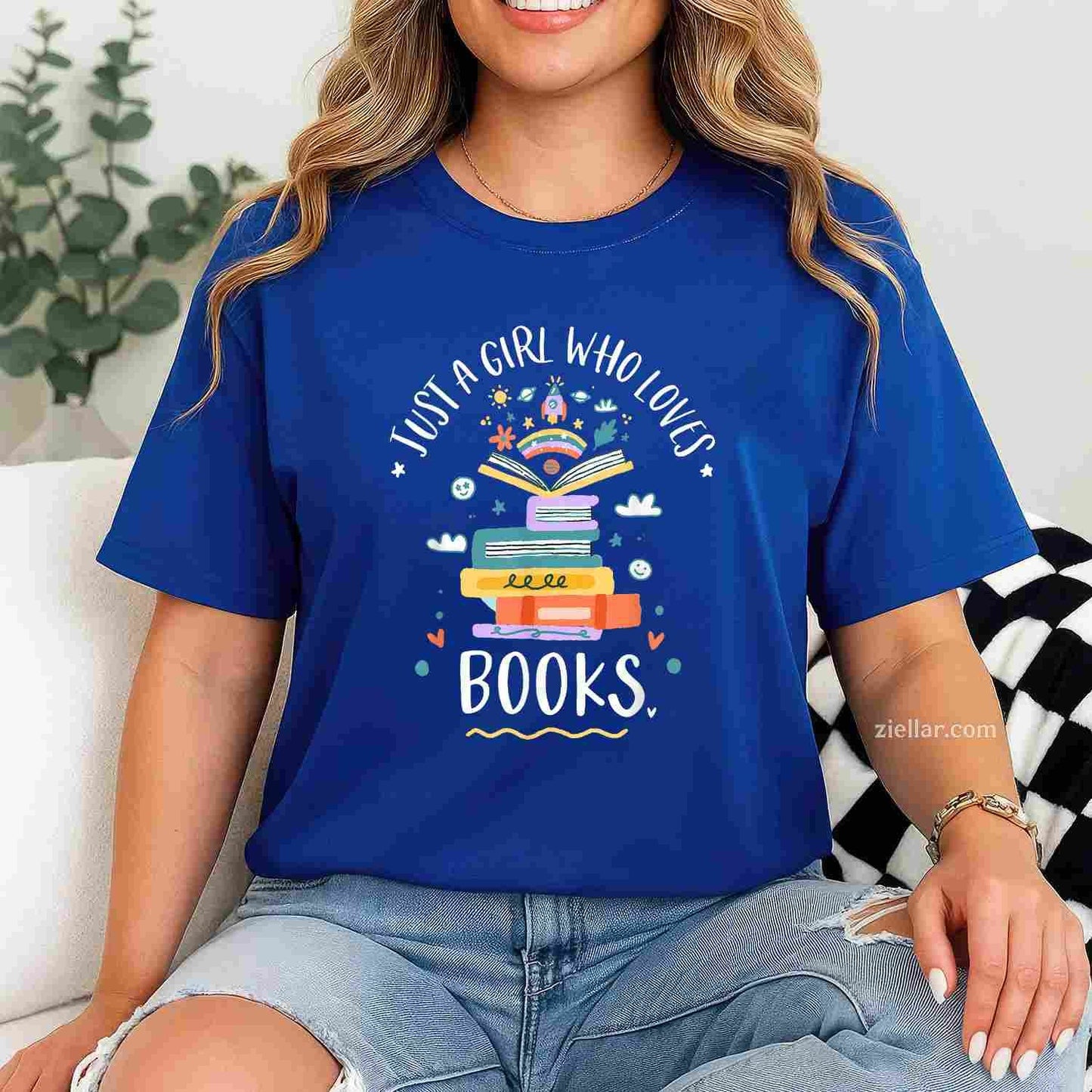 Just A Girl Who Loves Books Gifts For Bookworm T-Shirt