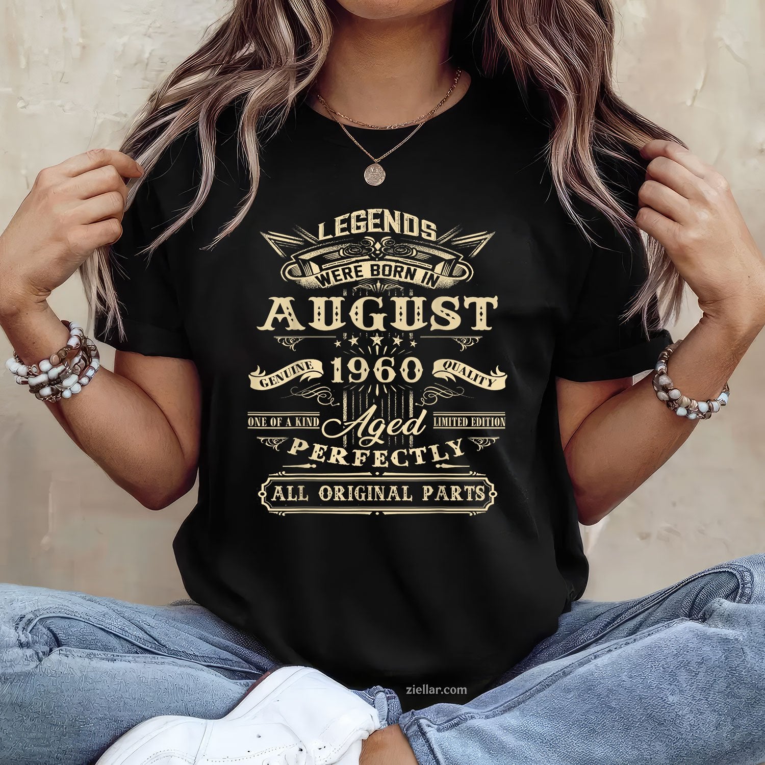 Legend Born in August 1960 Tee and T-Shirt, 65th Birthday Gift T-Shirt for 65-Year-Old Men Adults