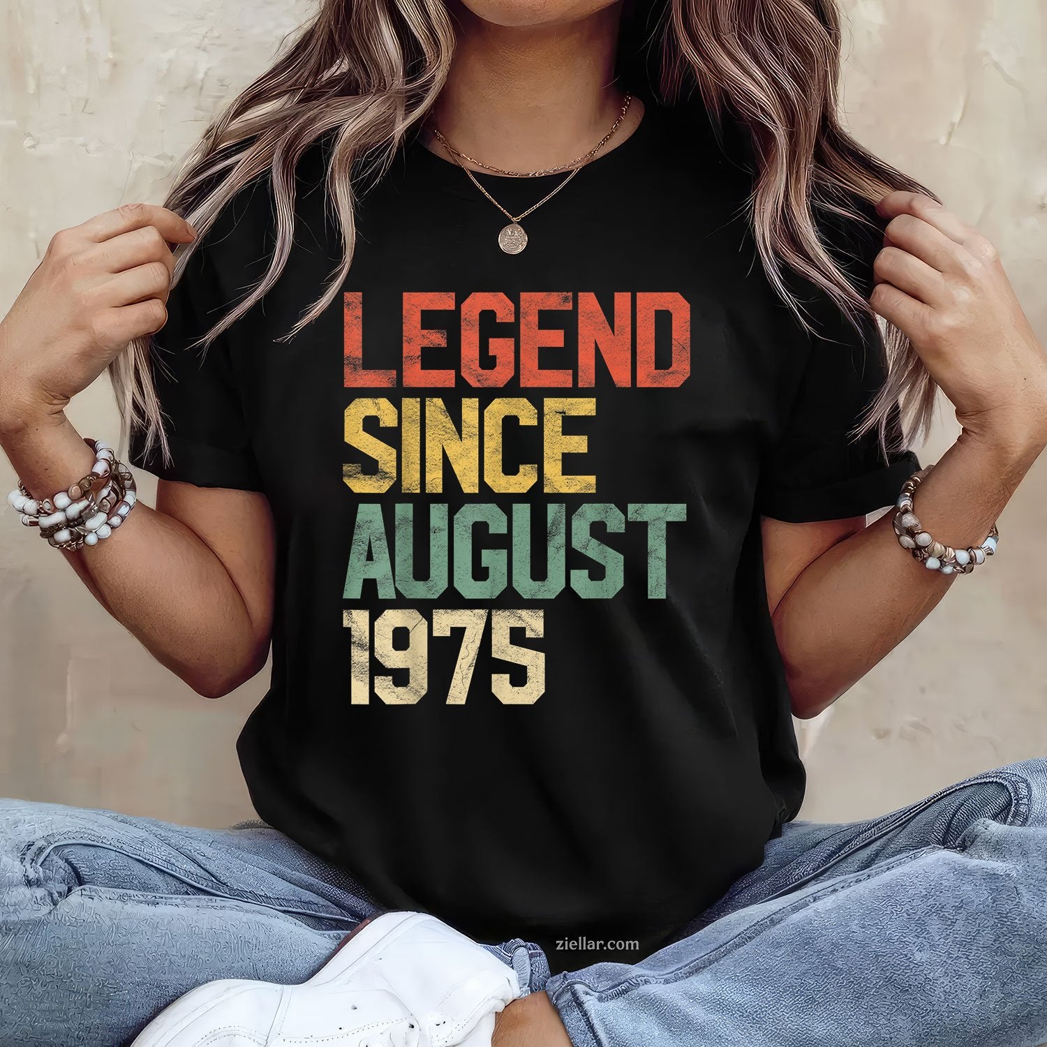Legend Since August 1975 Tee and T-Shirt, 45th Birthday Gift T-Shirt for Men Adults