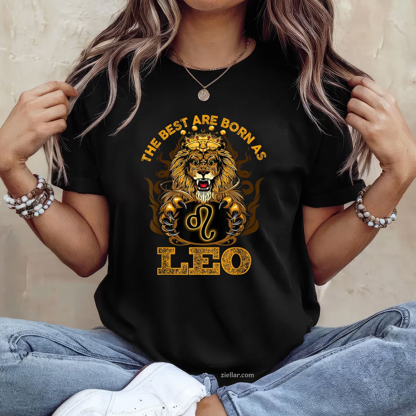 Leo Zodiac Lion Graphic Tee and T-Shirt, Birthday Gift T-Shirt for Adults Born in August