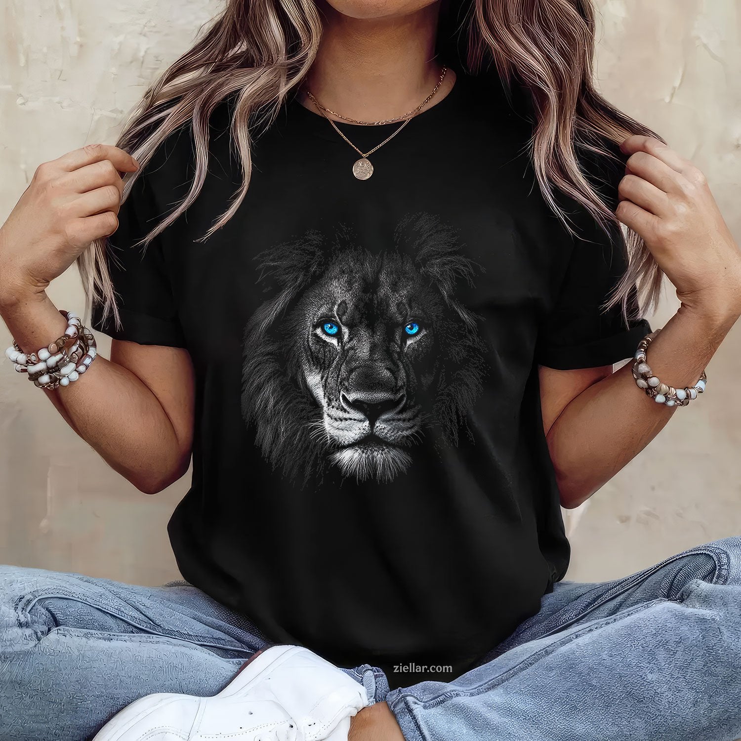 Lion Motif Blue Eyes Tee and T-Shirt, Animal Artwork Graphic T-Shirt Gift for Adults