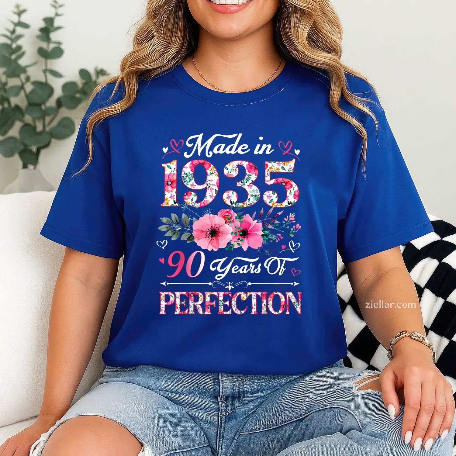 Made in 1935 Tee and T-Shirt, Floral 90th Birthday T-Shirt Gift for 90-Year-Old Women Adults