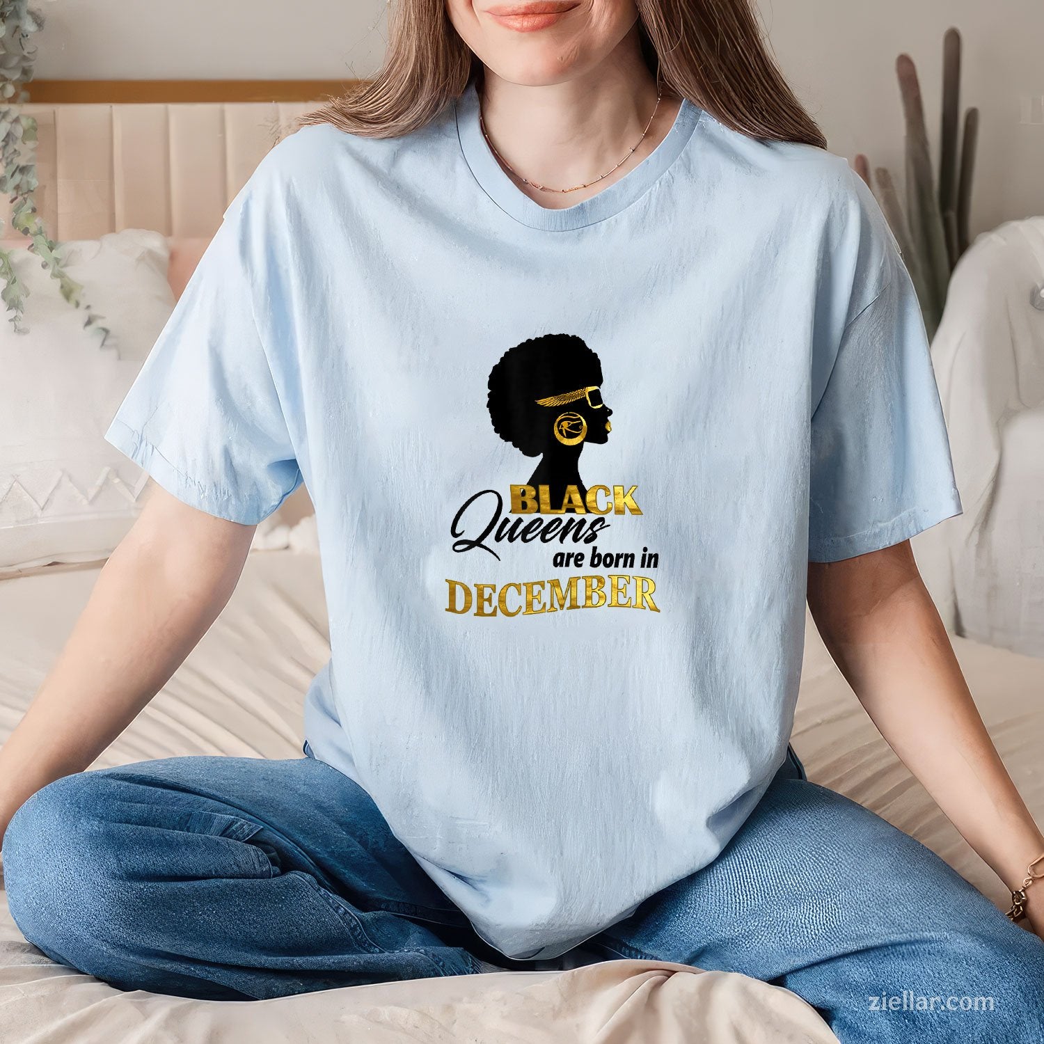 Melanin Black Queens Are Born in December Tee and T-Shirt, Powerful Birthday Gift T-Shirt for Women Adults