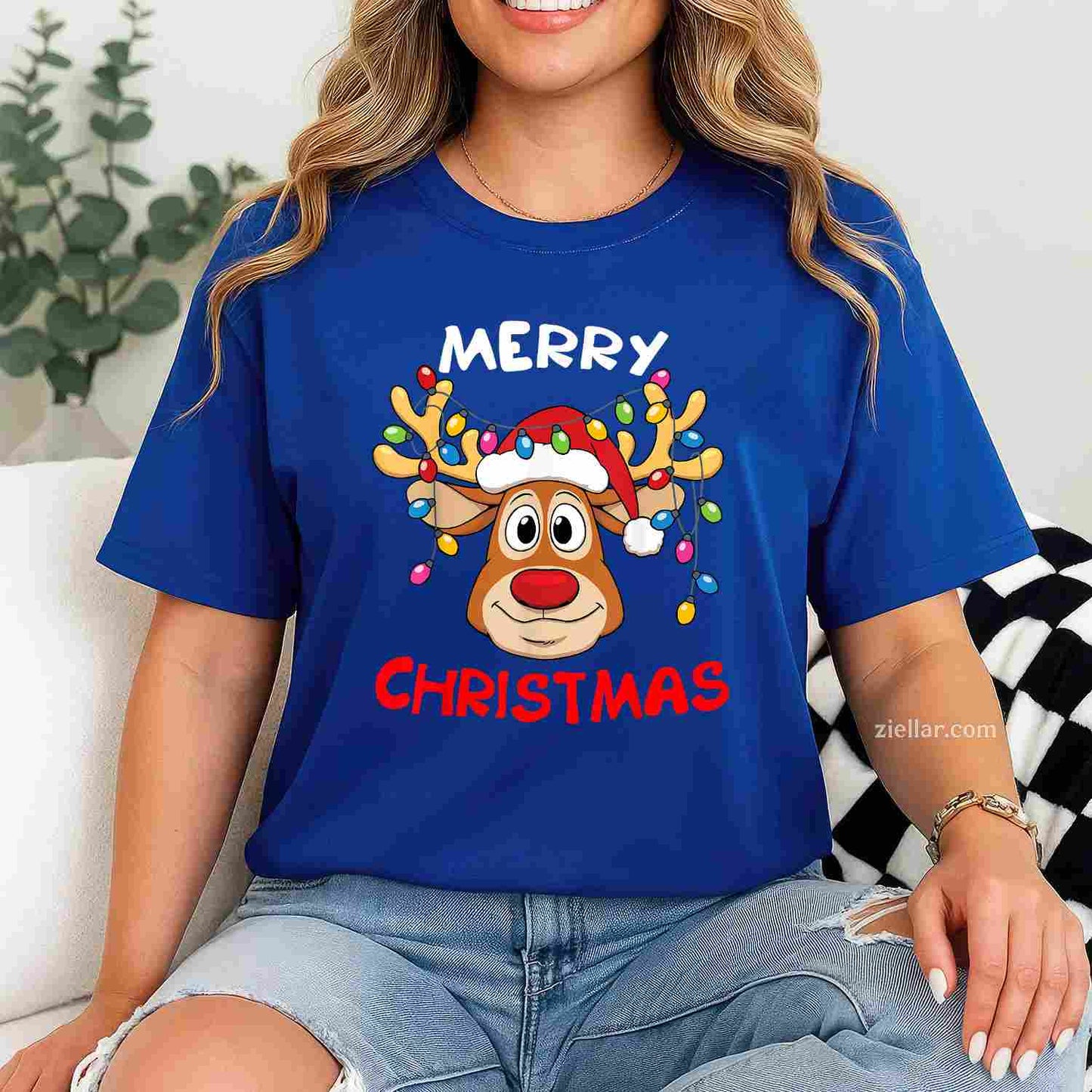 Merry Christmas Reindeer Xmas Family Men Women T-Shirt, A Matching Family Christmas Reindeer Tee For Adults