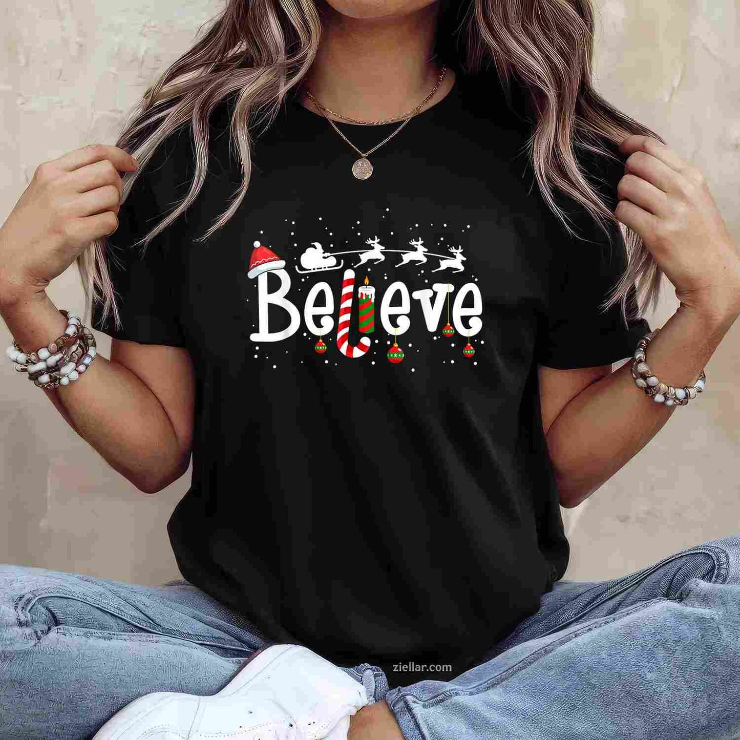 Merry Christmas Lights Red Santa Hat Xmas Family Men Women T-Shirt, A Christmas Light Family Matching Tee