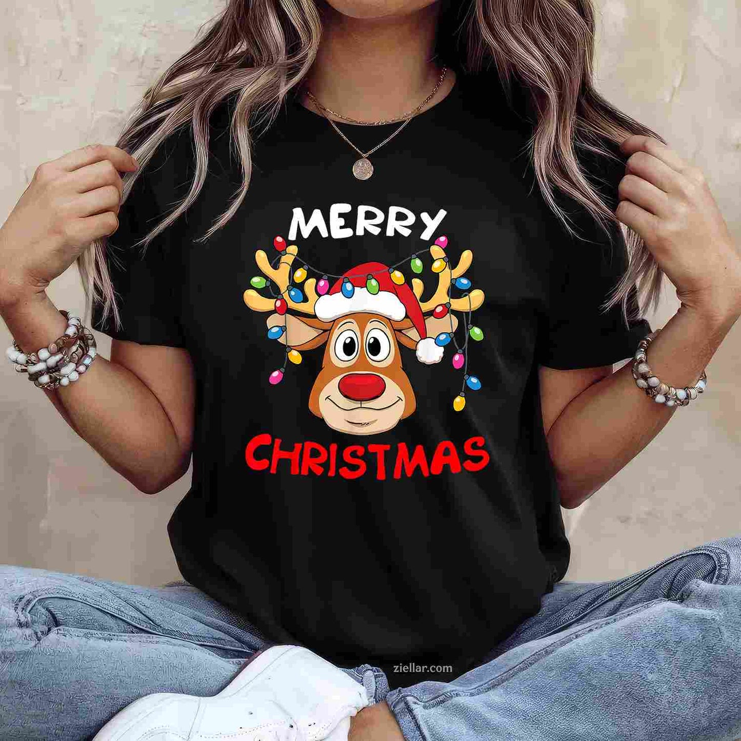 Merry Christmas Reindeer Xmas Family Men Women T-Shirt, A Matching Family Christmas Reindeer Tee For Adults